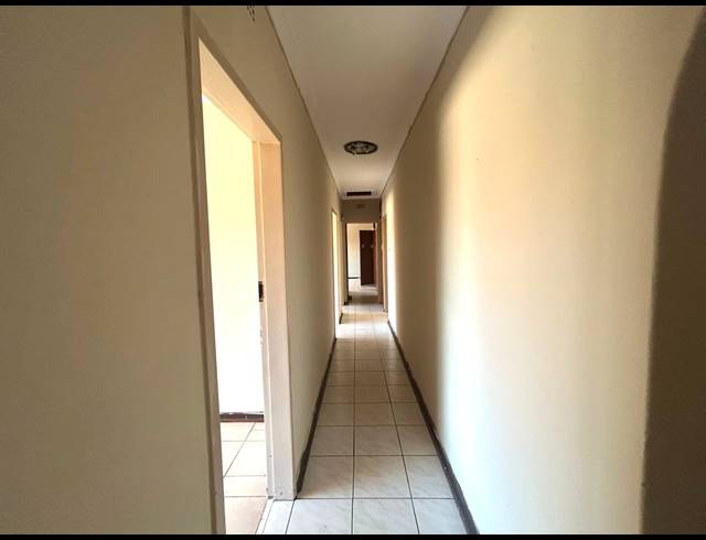 4 BEDROOM HOUSE TO LET IN VANDERBIJLPARK CE 3